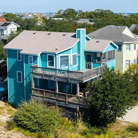 Short Walk To Beach With Pool Game Room And Spa